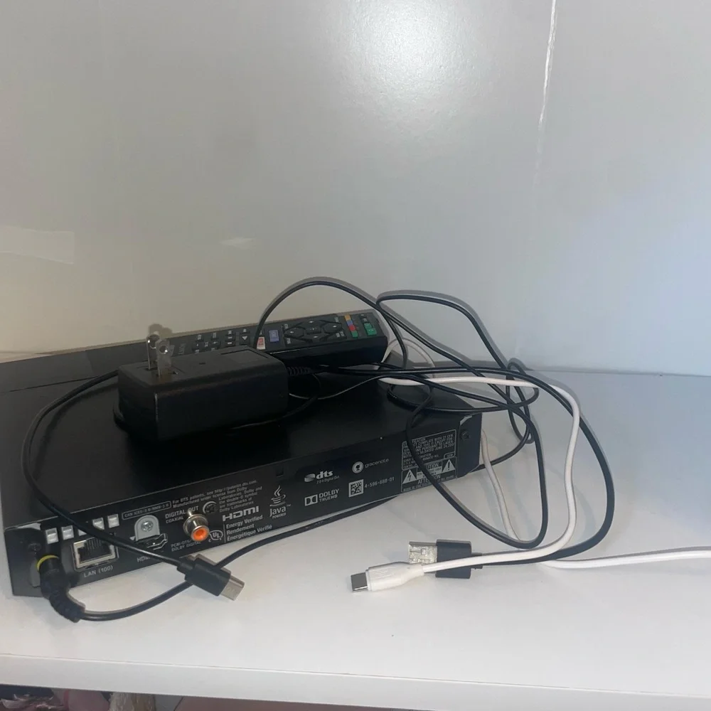 Sony Black Media Player with Remote